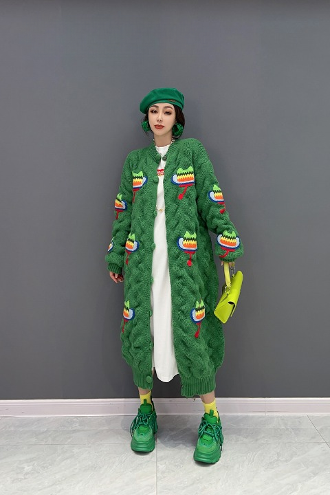 Jiang Dan Monroe European Station 2022 ฤดูหนาวเทรนด์แฟชั่นเกาหลีใหม่ปักถักนิตติ้งขนาดใหญ่ Cardigan อายุลด LT0358