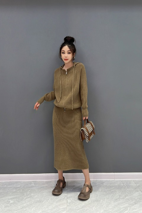 Jiang Dan Monroe European Station 2022 Winter New Korean เวอร์ชั่นแฟชั่นถักนิตติ้งเสื้อคลุมหมวกครึ่งตัวแบบสบาย ๆ LT0380