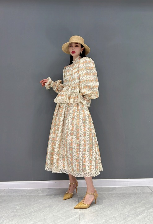 Jiang Dan Menglu Europe Station 2022 Winter New Fashion Suit Temperament Floral Shirt Casual Half-Body Skirt 두 조각 LT0360