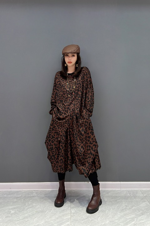 JIANG DAN MONROE EUROPEAN STATION 2022 WINTER NEW KOREAN FASHION IRREGULAR TOPS CASUAL PANTS LEOPARD TWO-PIECE SUIT LT0366