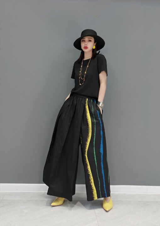 Wide Pants Asymmetrical Pattern Elastic Waistband Curved Stripes